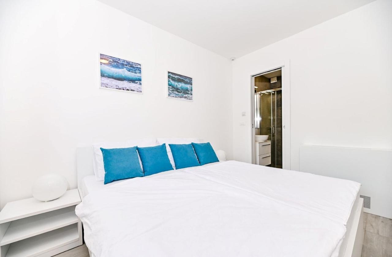 Apartment Flori With Sea View マリンスカ エクステリア 写真